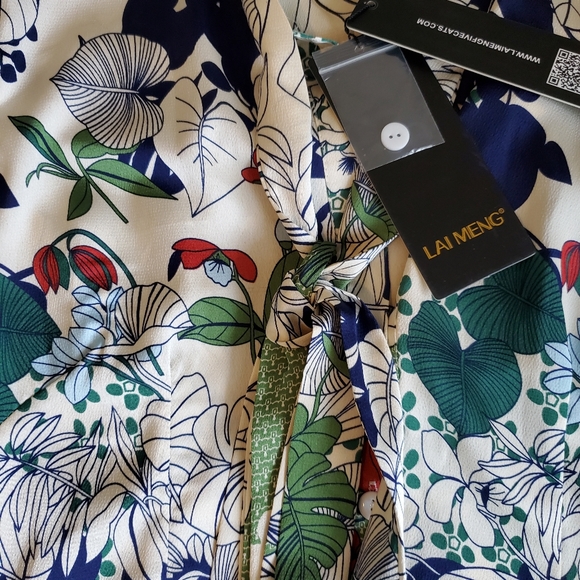 🎈SOLD 🎈NWT Tie Neck Printed Midi  Floral Dress in S - Picture 13 of 15